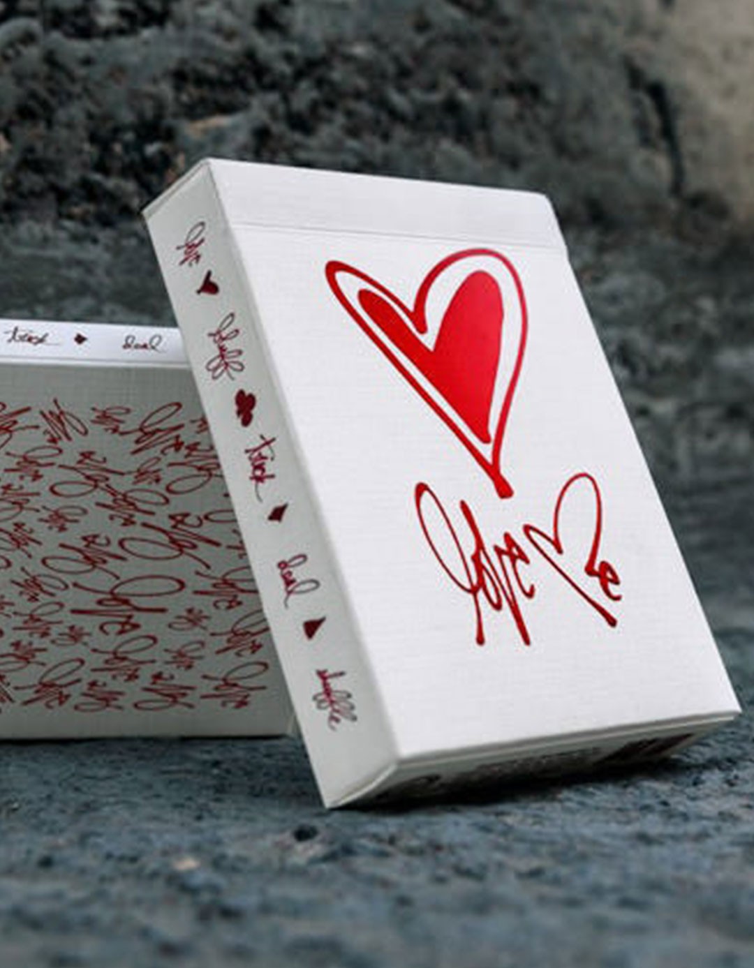 Love me - Carti de joc