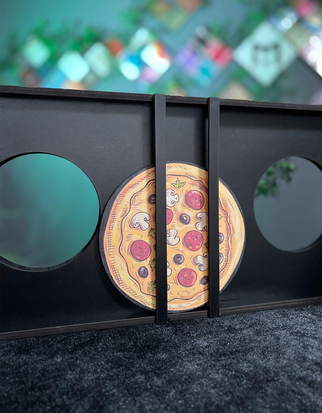Magic Pizza Box cu gaura
