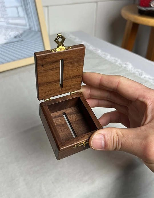 Ching Ling Coin Box by Iarvel Magic