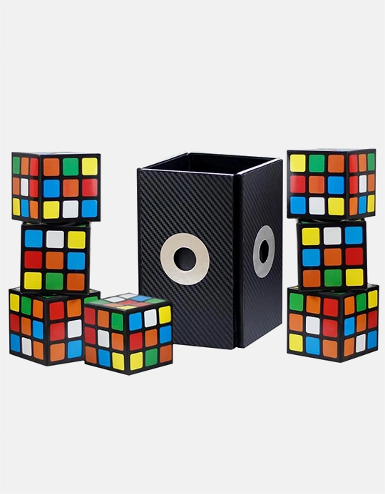 Cube Clony with 7 Cubes by Tora Magic