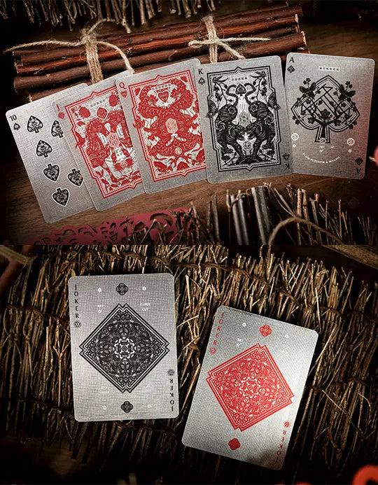 The Four Seasons Wooden Boxset - Set carti de joc ed. limitata deluxe