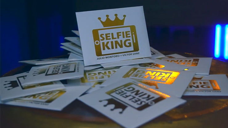 Selfie King by Julio Montoro & Victor Sanz