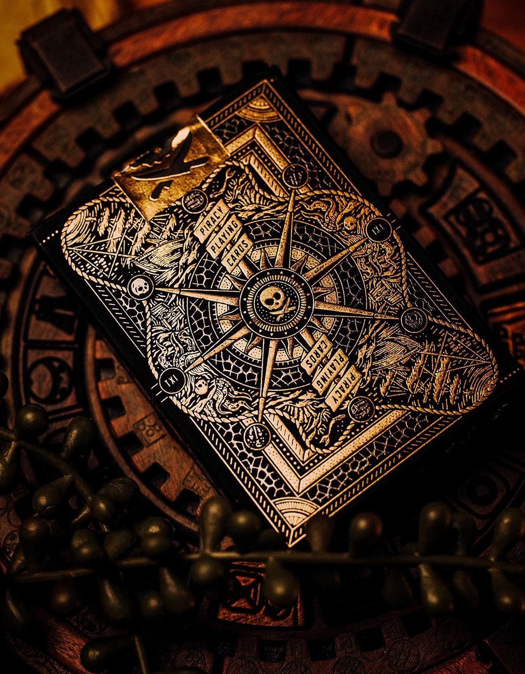 Piracy by Peter Mckinnon - Carti de joc deluxe