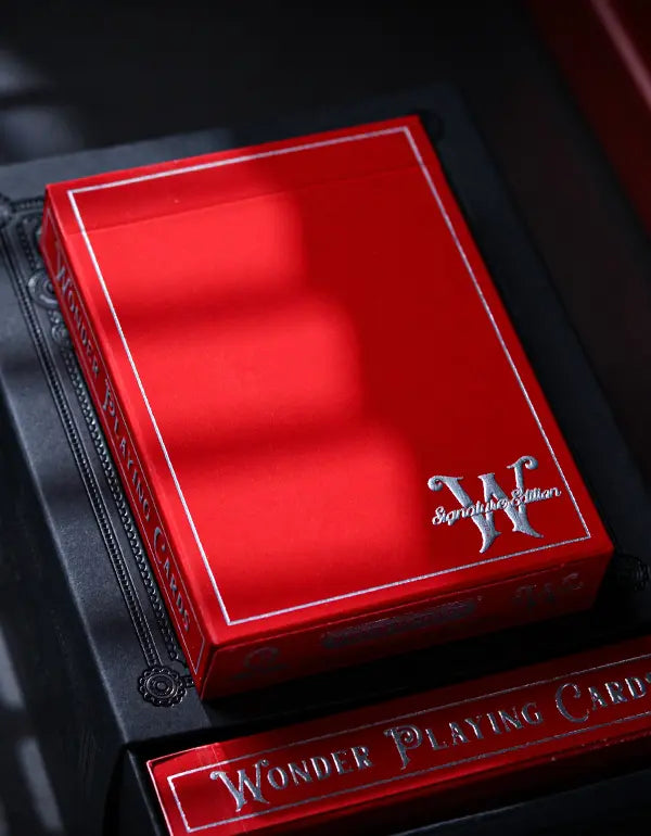 Scarlet Wonder - Signature Cold Foil - Carti de Joc